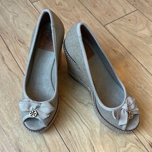 Tory Burch Canvas Espadrilles - Tan neutral